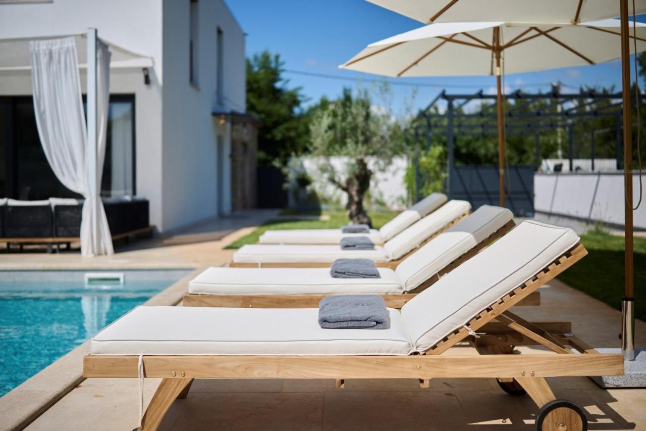 Villa Pura Vida With Pool And Whirlpool Near Umag Materada Kültér fotó